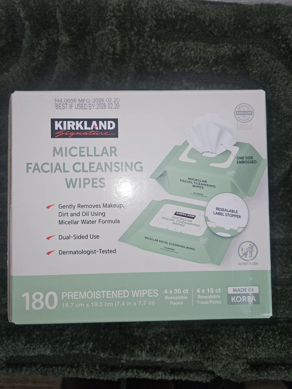 Kirkland Signature Micellar Facial Cleansing Wipes - Mint Green & White Pack